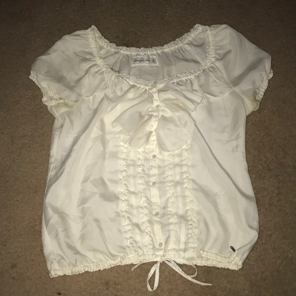 Cute ruffle blouse❣️